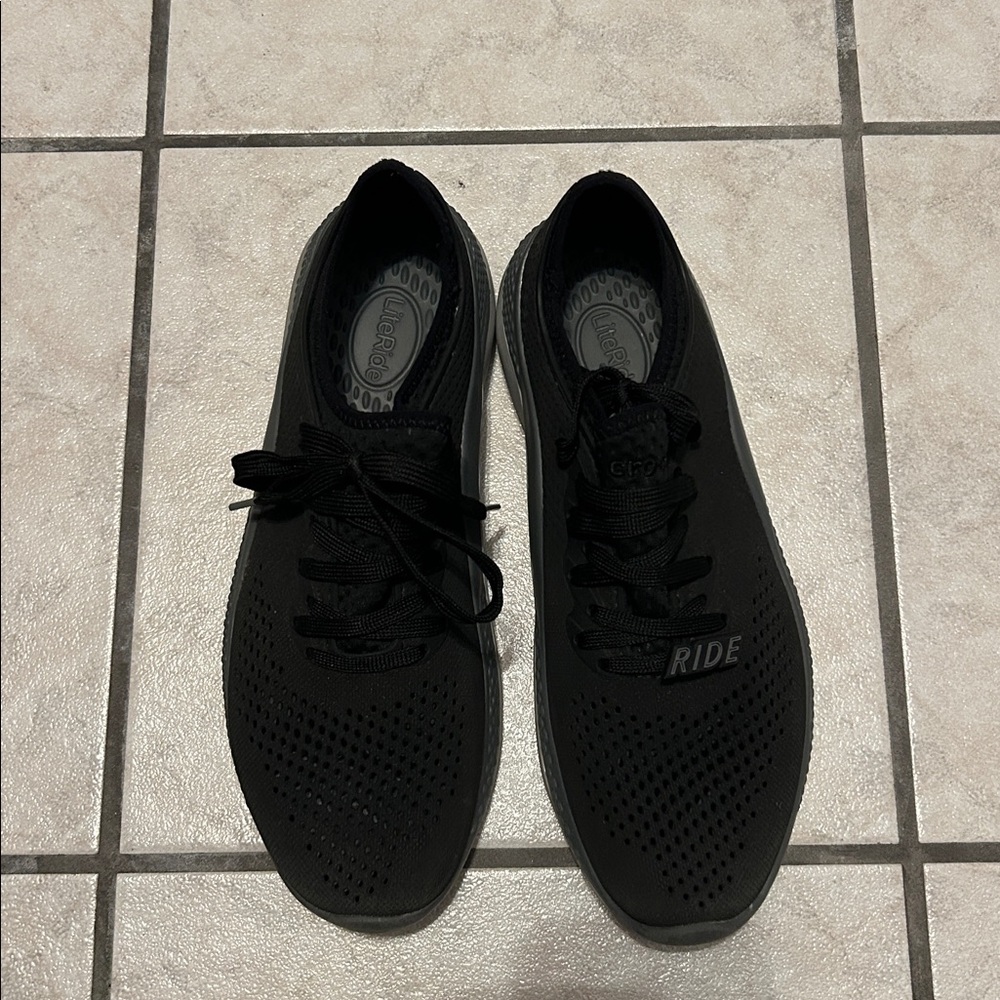 CROCS Black lite ride Lace-Up Sneakers size 10